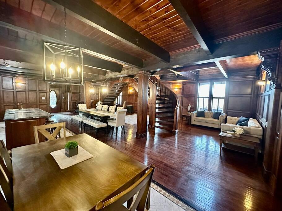 בריסטול 5 Bedroom Estate Near Casino And Downtown מראה חיצוני תמונה